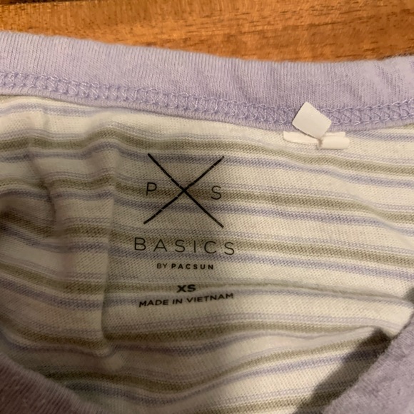 Pacsun T-shirt - Picture 2 of 2